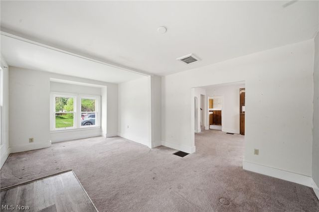 57 W Union Street, Geneva, OH 44041