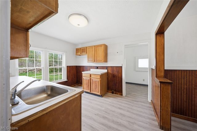 57 W Union Street, Geneva, OH 44041