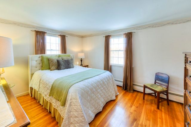 3 Shoreham St, Worcester, MA 01605