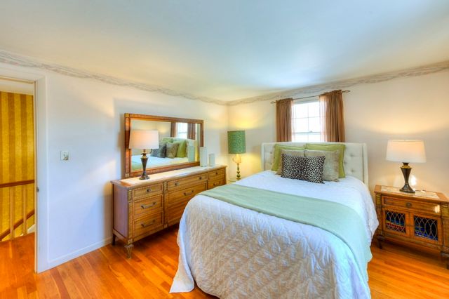 3 Shoreham St, Worcester, MA 01605