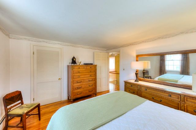 3 Shoreham St, Worcester, MA 01605