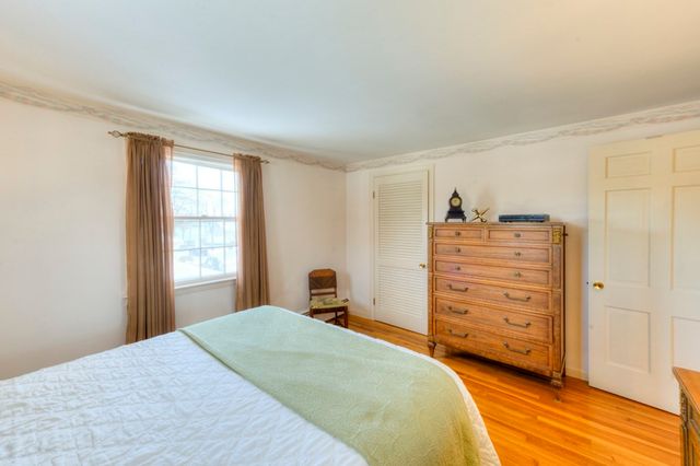 3 Shoreham St, Worcester, MA 01605