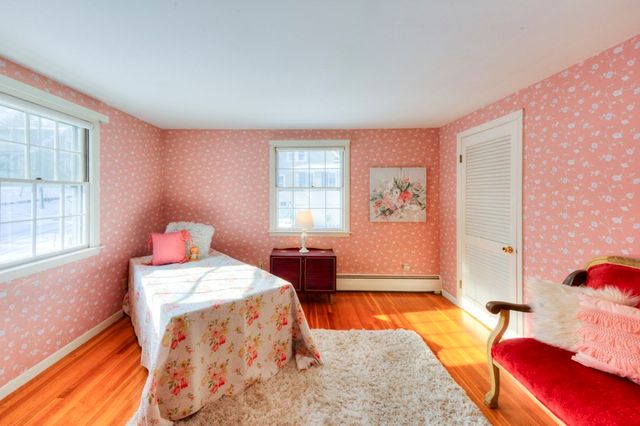 3 Shoreham St, Worcester, MA 01605