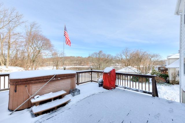 3 Shoreham St, Worcester, MA 01605