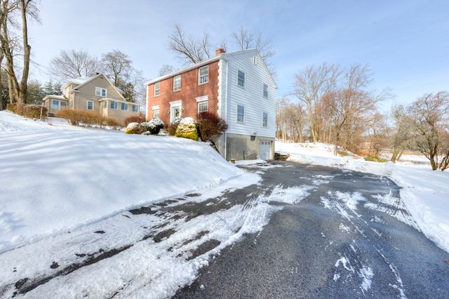 3 Shoreham St, Worcester, MA 01605
