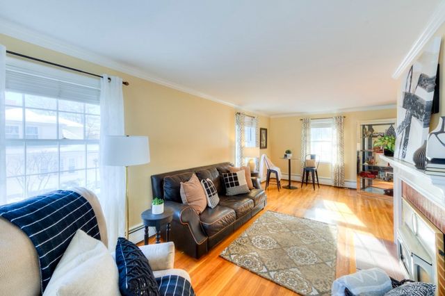 3 Shoreham St, Worcester, MA 01605