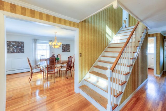 3 Shoreham St, Worcester, MA 01605