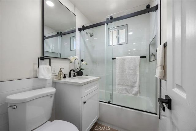 1638 W Pine street, Santa Ana, CA 92703
