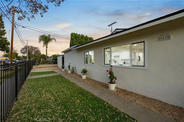 1638 W Pine street, Santa Ana, CA 92703