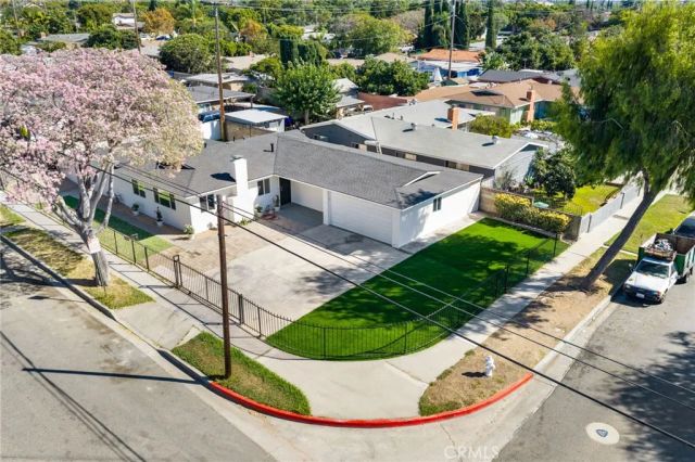 1638 W Pine street, Santa Ana, CA 92703