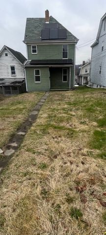 424 Ridge Ave, New Kensington, PA 15068