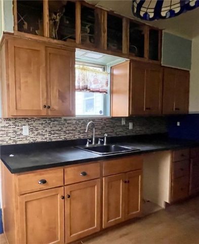 424 Ridge Ave, New Kensington, PA 15068