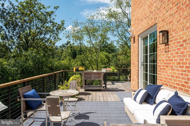 4841 KEMBLE PL NW, Washington, DC 20007