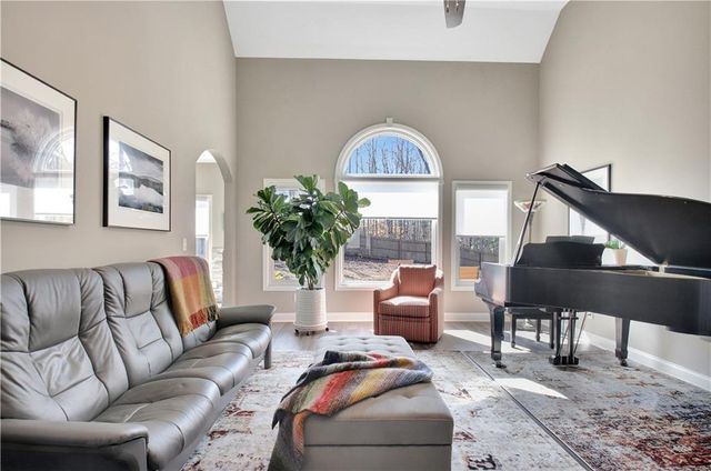 12 Smokey Ridge Court, Newnan, GA 30263