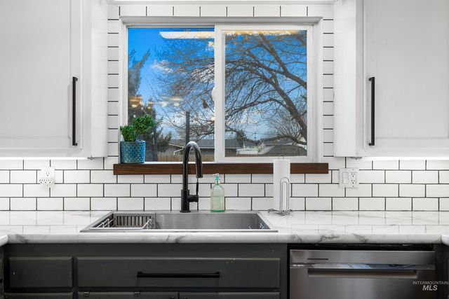 3333 N Pepperwood Dr, Boise, ID 83704