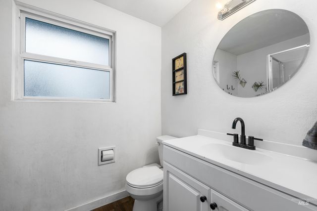 3333 N Pepperwood Dr, Boise, ID 83704