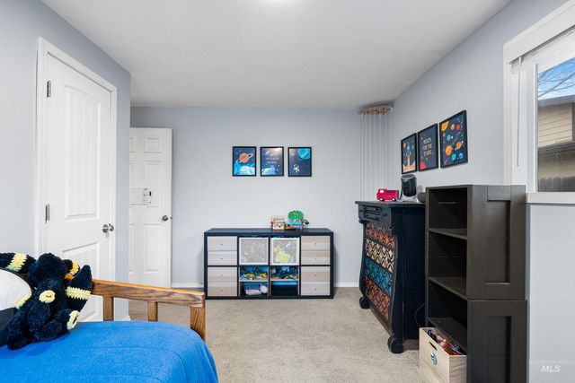 3333 N Pepperwood Dr, Boise, ID 83704