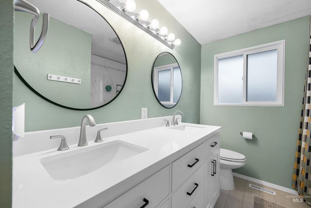 3333 N Pepperwood Dr, Boise, ID 83704