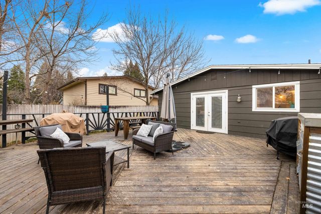 3333 N Pepperwood Dr, Boise, ID 83704