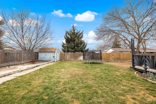 3333 N Pepperwood Dr, Boise, ID 83704