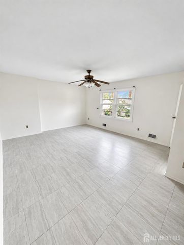 71 Highview Drive, Woodbridge Proper, NJ 07095