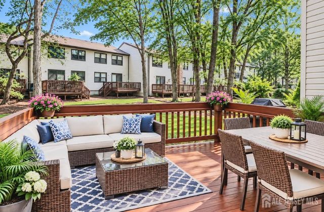 71 Highview Drive, Woodbridge Proper, NJ 07095