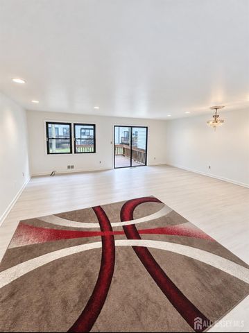 71 Highview Drive, Woodbridge Proper, NJ 07095