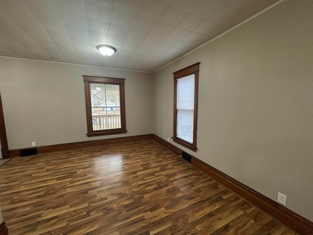 304 8th Ave. Avenue, Charles City, IA 50616