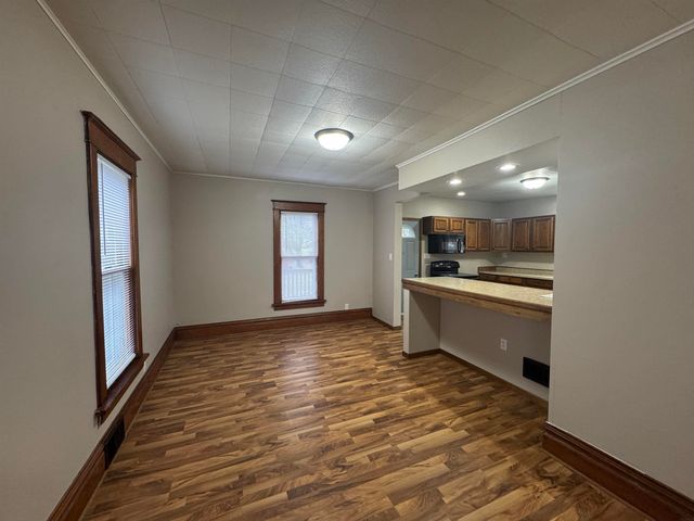 304 8th Ave. Avenue, Charles City, IA 50616