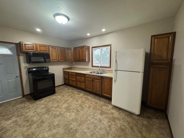 304 8th Ave. Avenue, Charles City, IA 50616