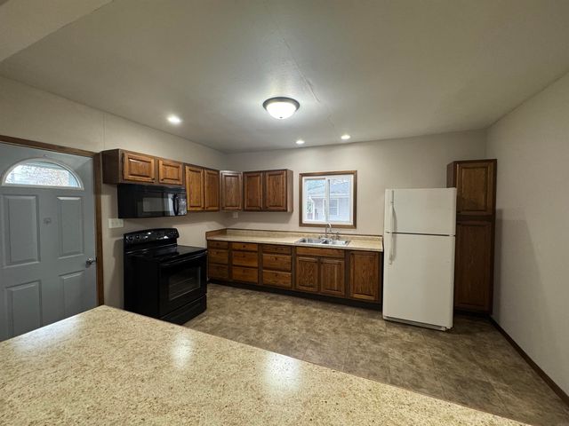 304 8th Ave. Avenue, Charles City, IA 50616
