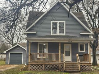 304 8th Ave. Avenue, Charles City, IA 50616