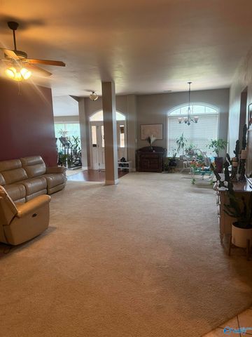 100 Old Bridle Way, Owens Cross Roads, AL 35763