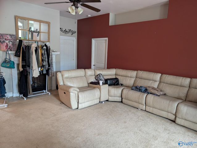 100 Old Bridle Way, Owens Cross Roads, AL 35763