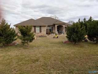100 Old Bridle Way, Owens Cross Roads, AL 35763