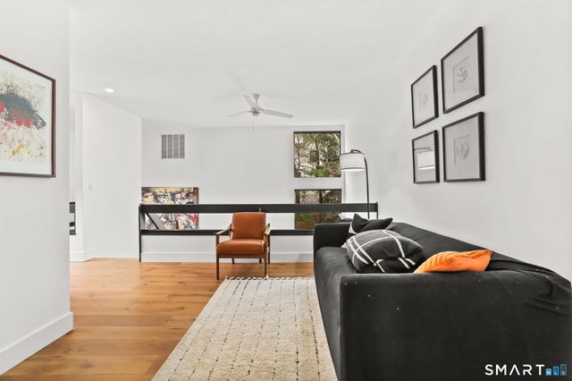 104 Harvest Commons 104, Westport, CT 06880
