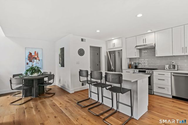 104 Harvest Commons 104, Westport, CT 06880