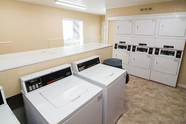 424 S Bender Avenue 403, Humble, TX 77338