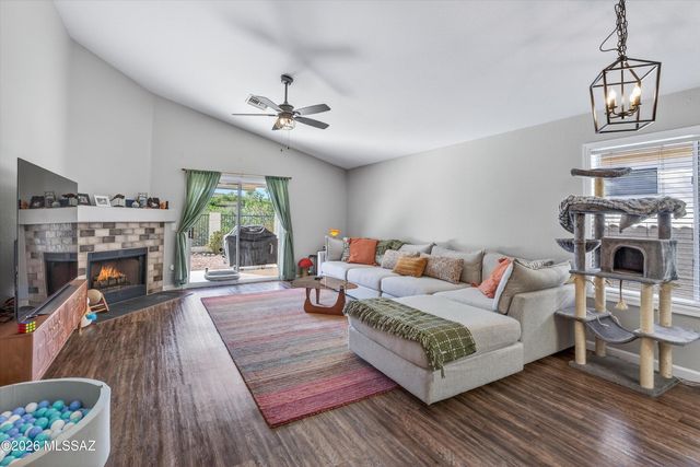 12333 N Brightridge Drive, Oro Valley, AZ 85755