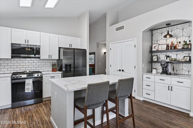 12333 N Brightridge Drive, Oro Valley, AZ 85755