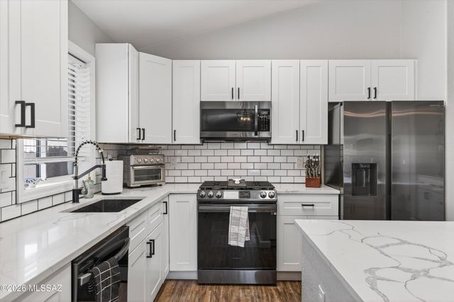 12333 N Brightridge Drive, Oro Valley, AZ 85755