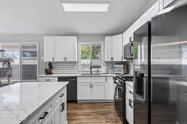 12333 N Brightridge Drive, Oro Valley, AZ 85755