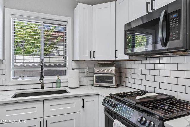 12333 N Brightridge Drive, Oro Valley, AZ 85755