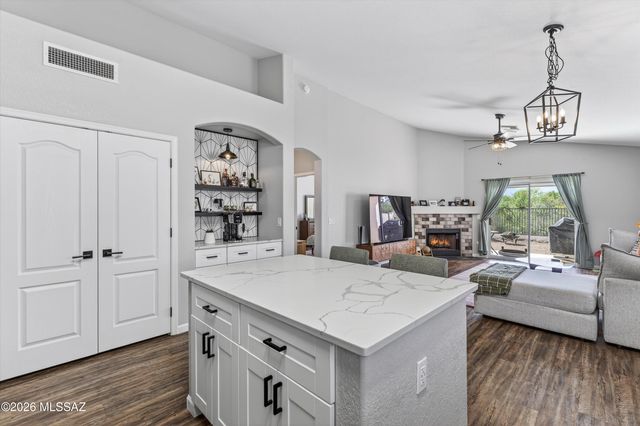 12333 N Brightridge Drive, Oro Valley, AZ 85755