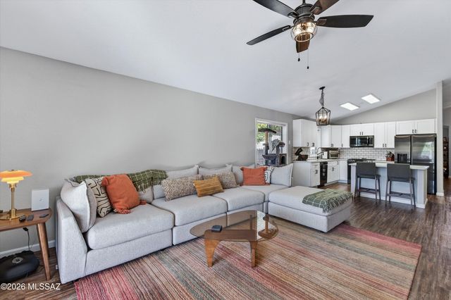 12333 N Brightridge Drive, Oro Valley, AZ 85755