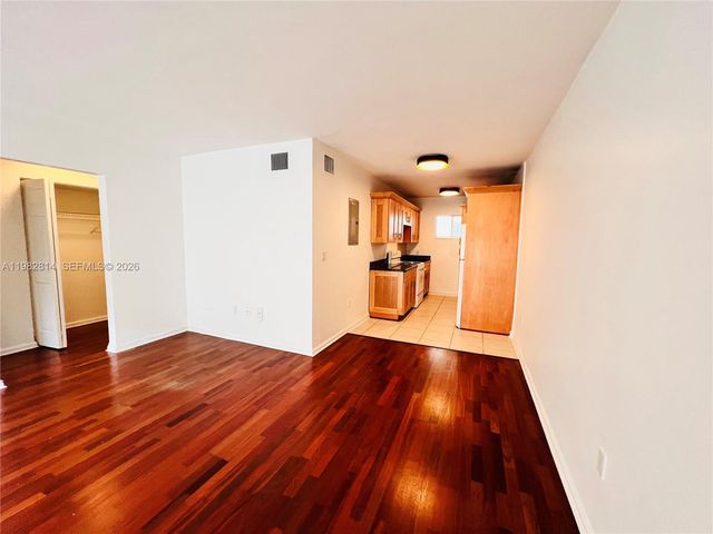 2033 Calais Dr 8, Miami Beach, FL 33141