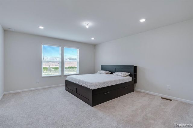 4568 Paradise Parkway, Milford, MI 48381