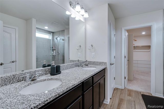 4568 Paradise Parkway, Milford, MI 48381