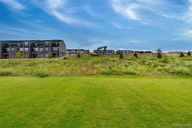 4568 Paradise Parkway, Milford, MI 48381