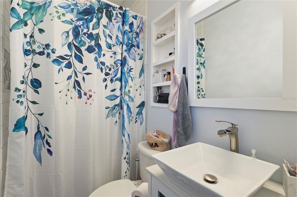 Image 23 of property listing at 6023 SANTA MONICA DRIVE, Tampa, FL 33615